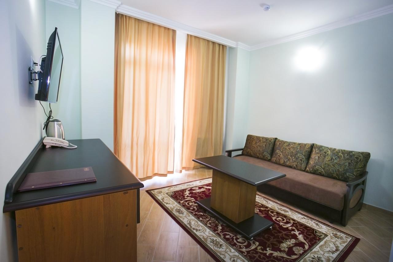 Hotel Acra Sukhumi Exterior foto