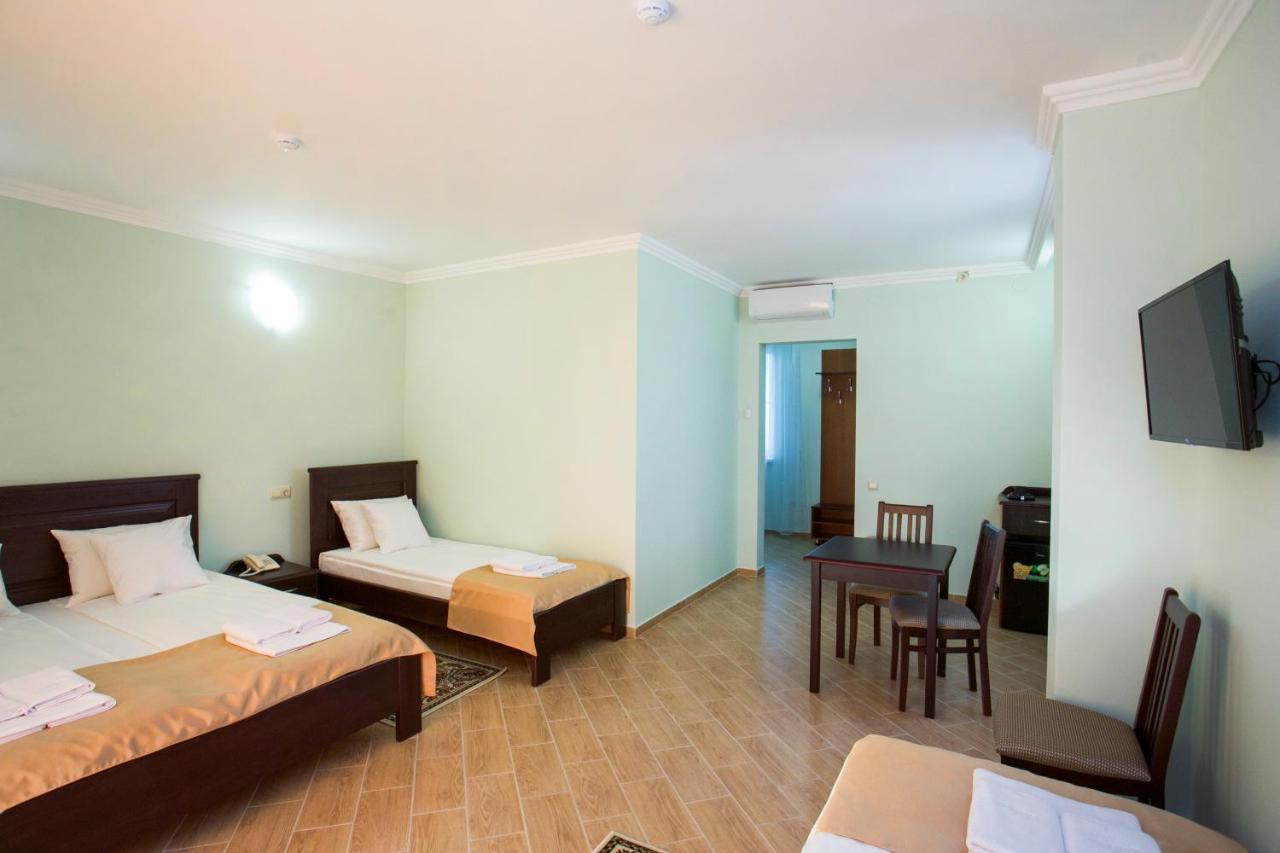 Hotel Acra Sukhumi Exterior foto