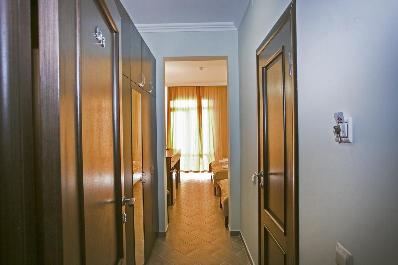Hotel Acra Sukhumi Exterior foto
