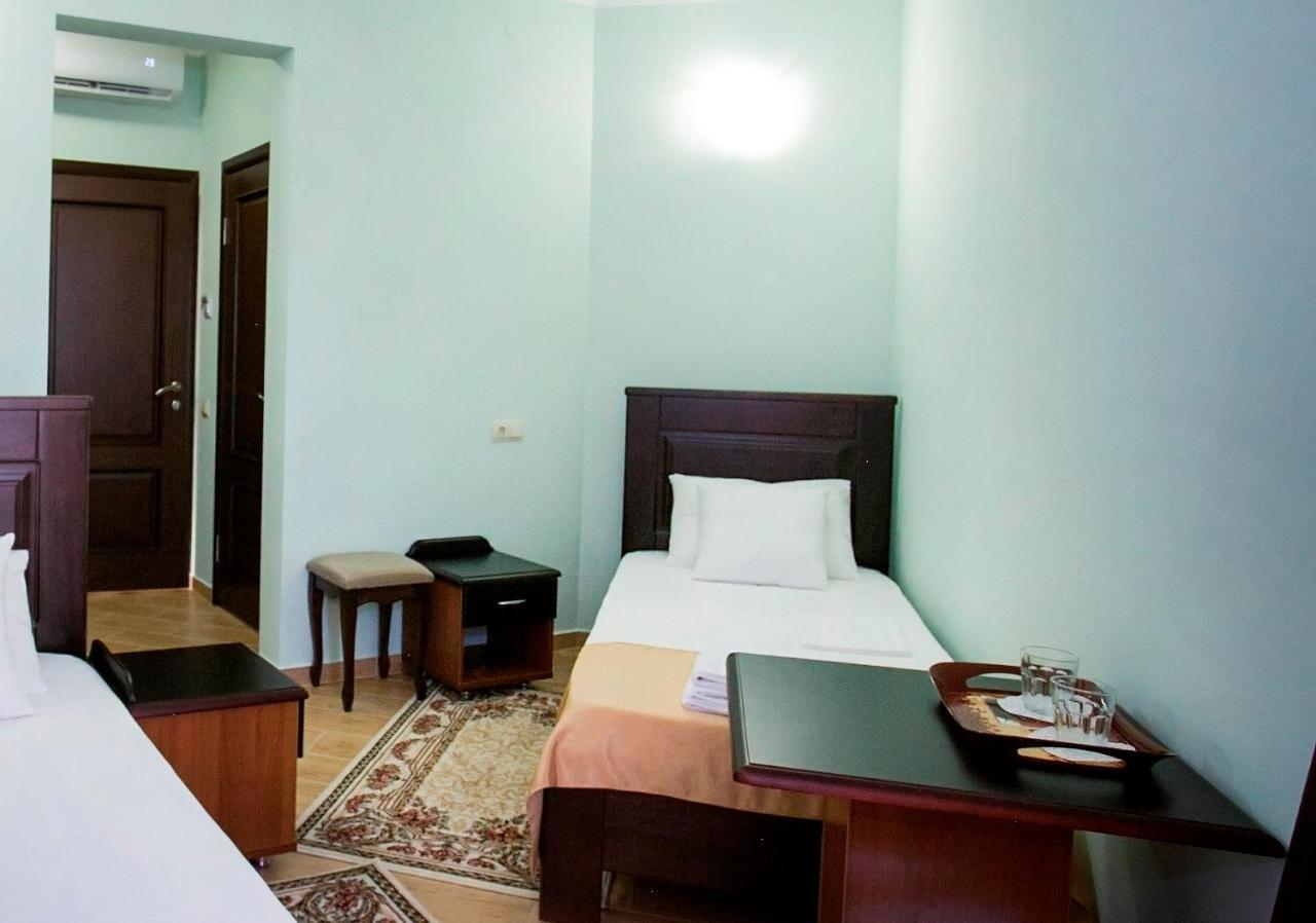 Hotel Acra Sukhumi Exterior foto